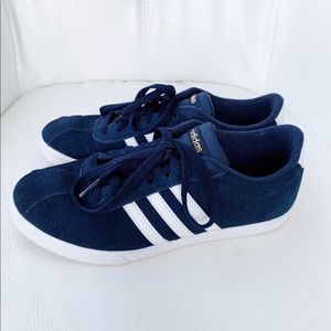 ✨Adidas sneakers✨